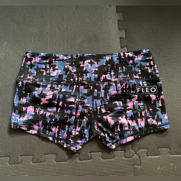 Fleo Pants - Fleo LRC shorts, M